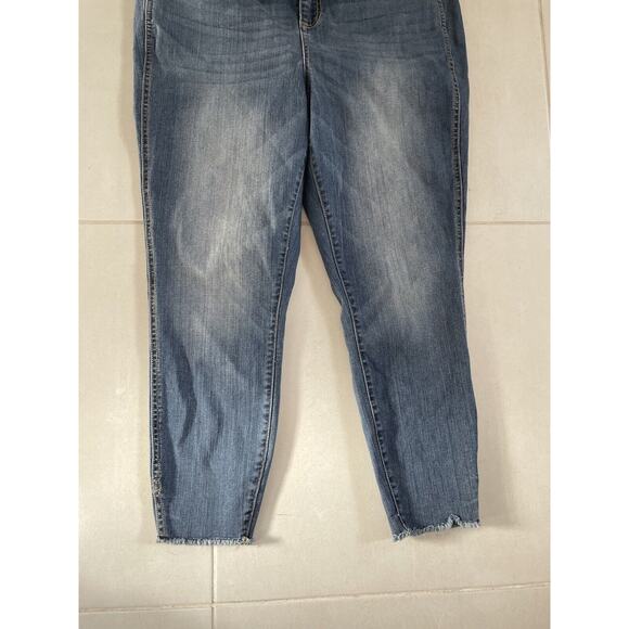 Torrid Ultra Skinny Jeans Distressed Cut Off Frayed Stretch - Picture 6 of 13